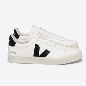 VEJA BLACK & WHITE SNEAKER